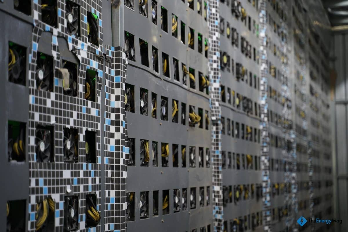 UAE Bitcoin Miner Phoenix Touts $370M IPO Raise