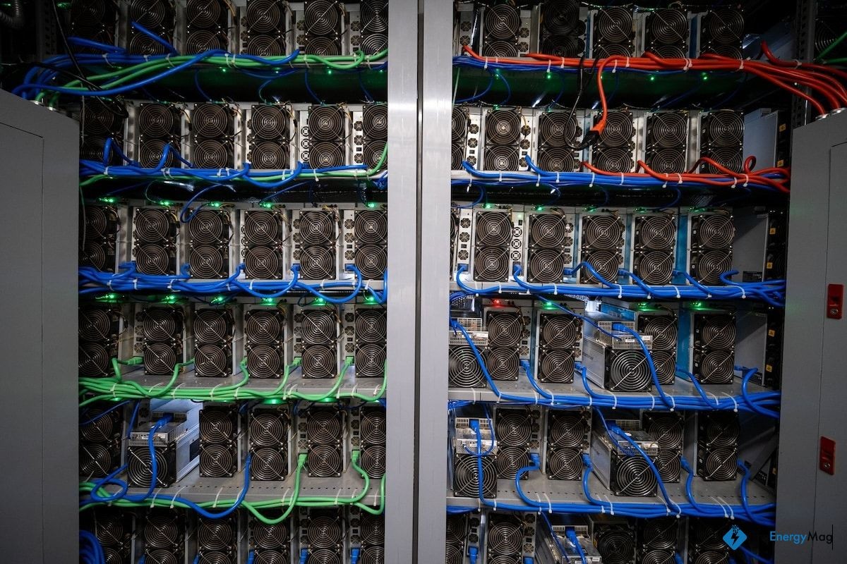 Riot Revamps Executive Pay as CFO Transition and Data Center Incentives Take Shape