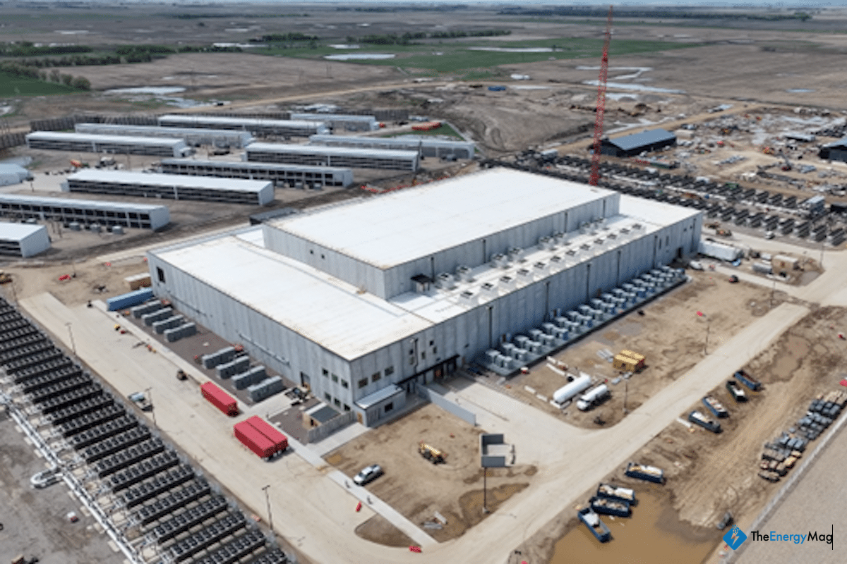 Applied Digital Shares Surge 40% on 250 MW AI Lease with CoreWeave